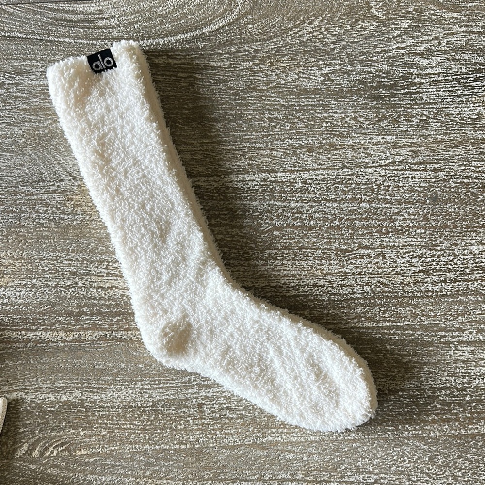 ALO Yoga Ivory Plush Lush Socks NWOT